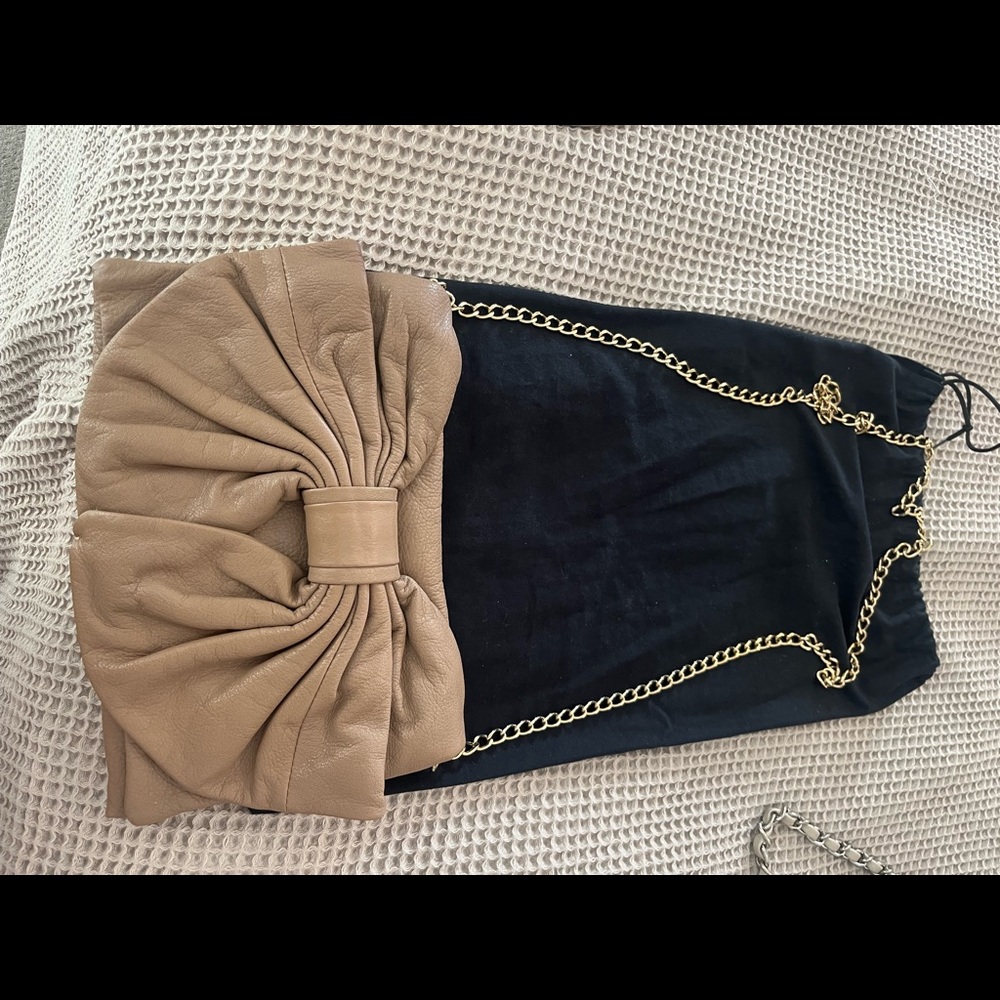 Valentino Red nude bow handbag with gold chain
